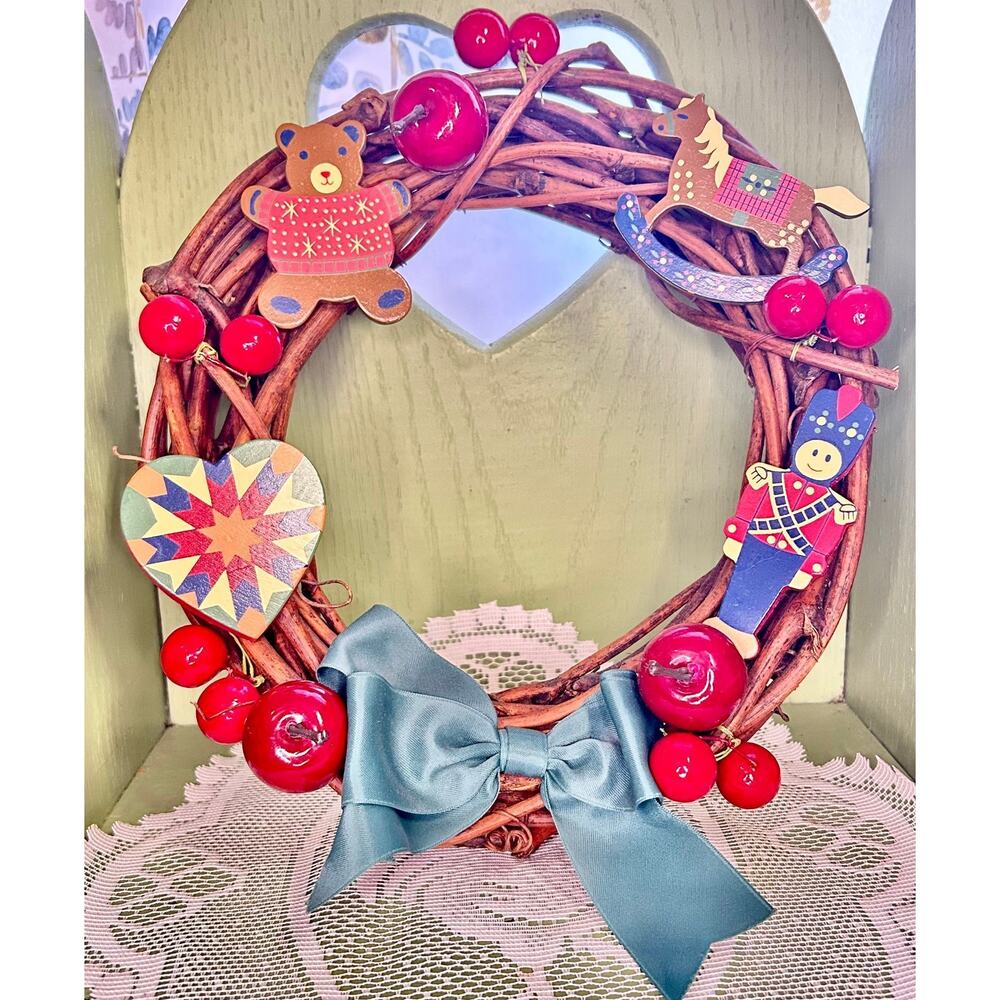 Avon Gift Collection Holiday Wreath